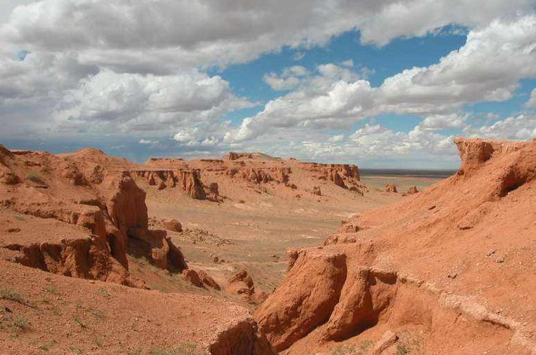 地球|它被称为银河系最高悬崖，高达2万余米，跳下去20分钟才能落地