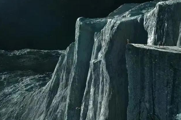 地球|它被称为银河系最高悬崖，高达2万余米，跳下去20分钟才能落地