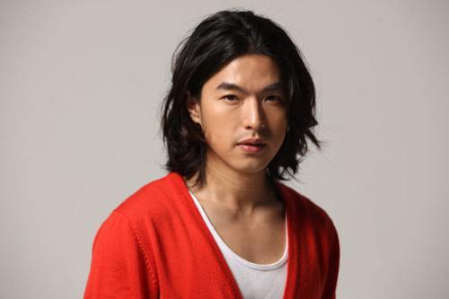 演员李威为已故女友庆生坚持13年太痴情错过姚笛至今单身