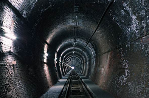 未解之谜|外国专家发现一条地下隧道，内藏珍宝无数，至今仍是未解之谜