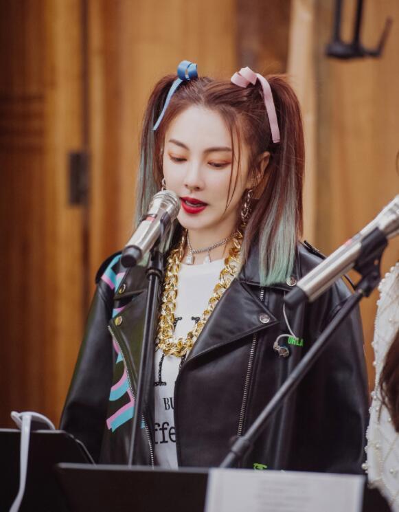 乘风破浪的姐姐|《姐姐》节目组搞事情？观众想看姐姐旅游，姐姐却要关起来排练？