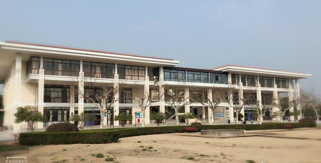 北京|为什么要去北京、上海上大学，一篇文章八个字给你说清