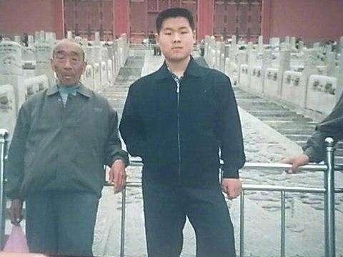 岳云鹏|岳云鹏晒六步仿妆成贾玲，当事人回应：我哪做得不对，你可以直说