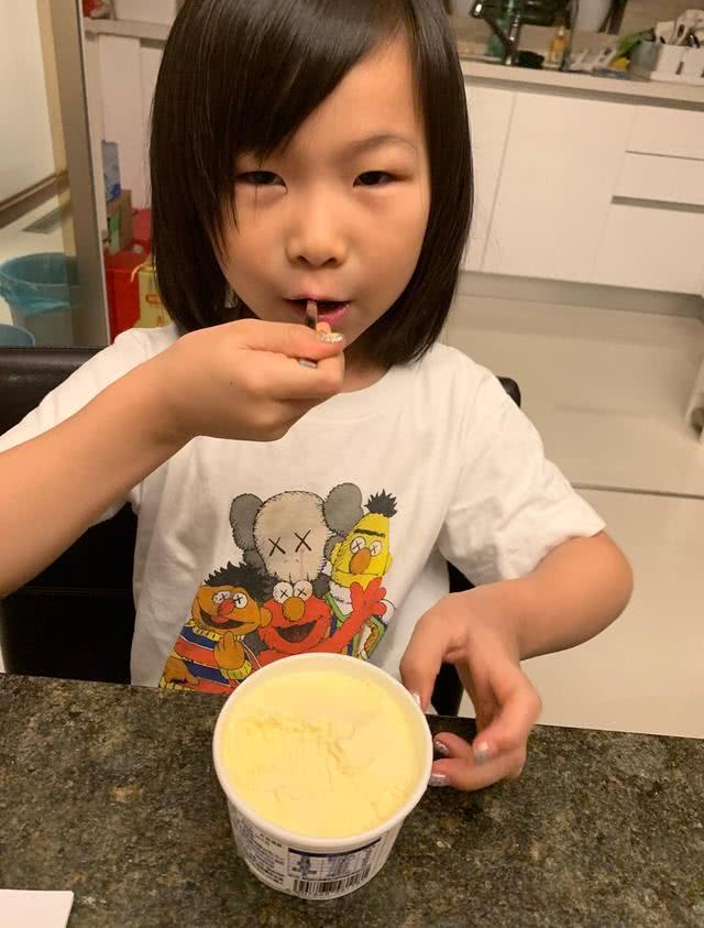 岳云鹏|岳云鹏晒六步仿妆成贾玲，当事人回应：我哪做得不对，你可以直说