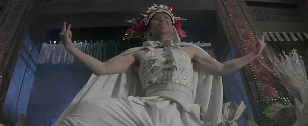 从李连杰专用替身,到黄飞鸿徒弟"鬼脚七",熊欣欣的武行之路_腾讯新闻