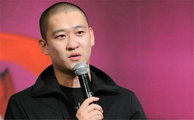 岳云鹏|单亲妈妈承认碰瓷岳云鹏，暗示是受人指使，曹云金发声疑回应