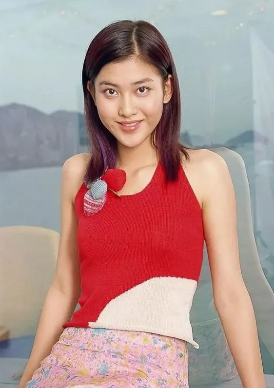 李彩桦闪婚闪离香港玉女掌门人的感情一个比一个坎坷