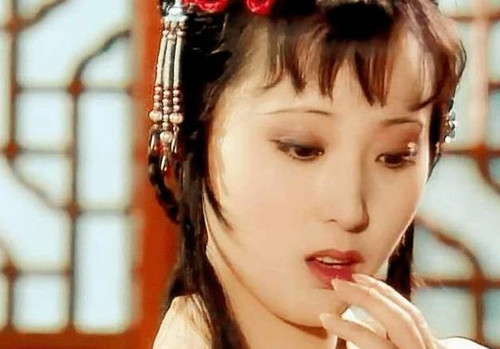 贾宝玉|薛宝钗是群芳之冠，但迎春评价黛玉的3字，却说明她这点输给黛玉