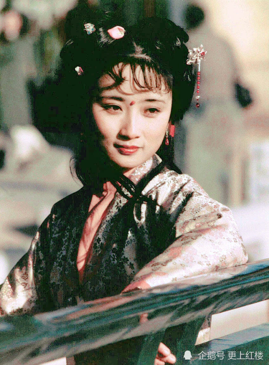 贾宝玉|她前半生做扬州瘦马，后半生做贵妾，羡煞旁人，却依旧跪着讨生活