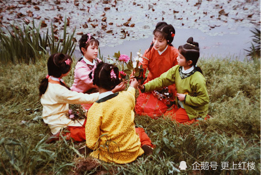 贾宝玉|她前半生做扬州瘦马，后半生做贵妾，羡煞旁人，却依旧跪着讨生活