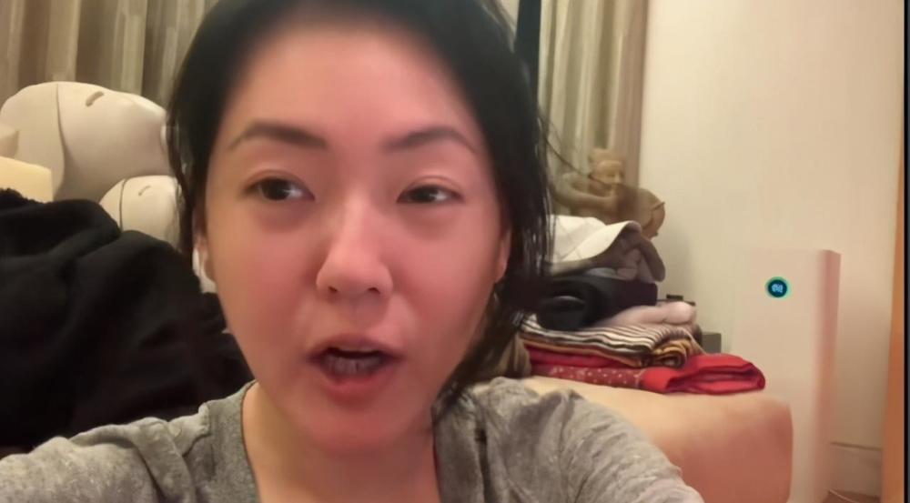 小s|小S 喝醉酒后，自我安慰却一脸忧伤，从小被大S嫌弃所以自卑