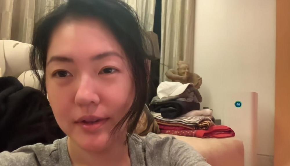 小s|小S 喝醉酒后，自我安慰却一脸忧伤，从小被大S嫌弃所以自卑