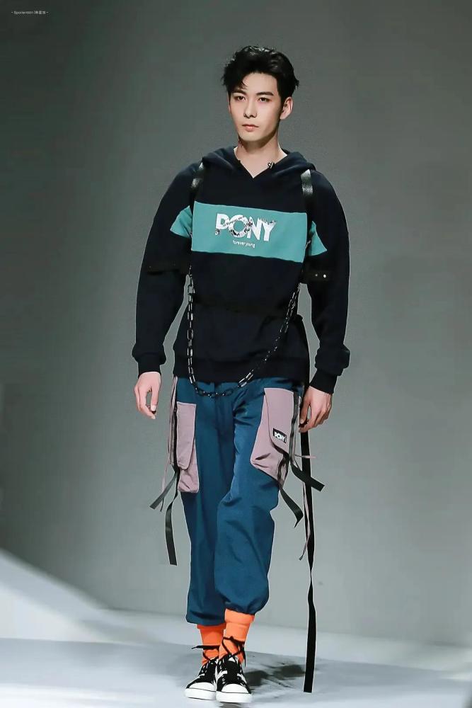 刘昊然|身高185的90后男演员，胡一天遭质疑，刘昊然有点意外