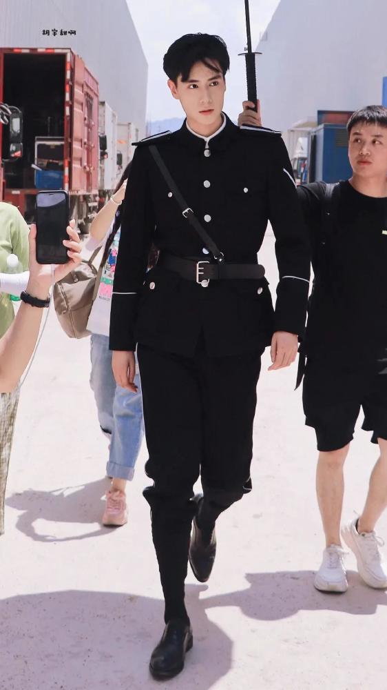 刘昊然|身高185的90后男演员，胡一天遭质疑，刘昊然有点意外