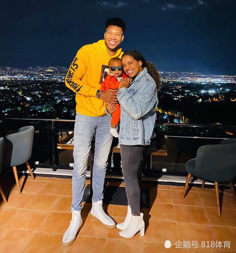 勇士稳了?字母哥一家旧金山度假,顶楼俯瞰城市夜景