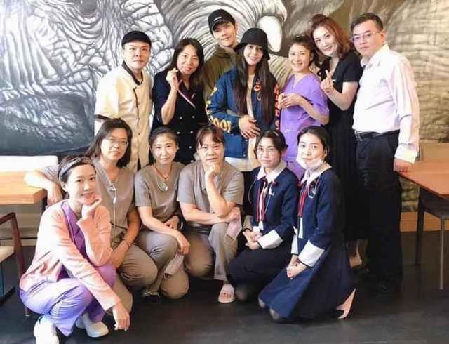 郭碧婷|郭碧婷出月子后带女儿回娘家调养，郭爸爸晒照曝光外孙女保健品