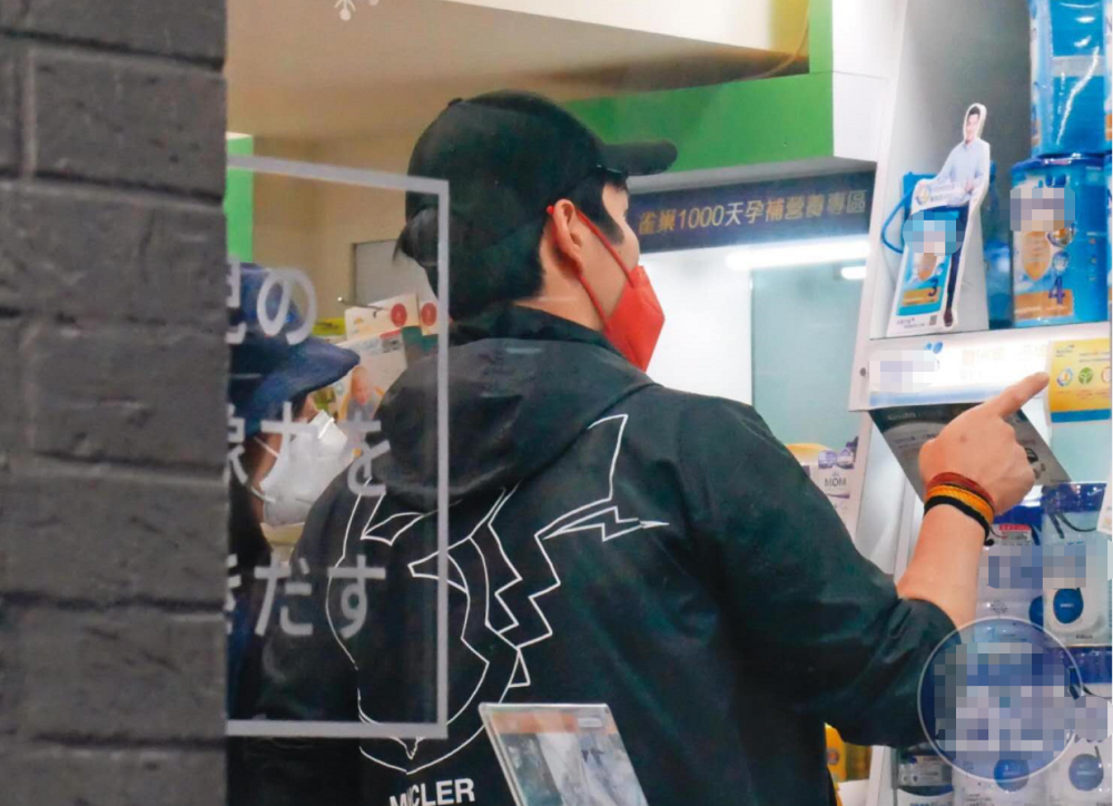 郭碧婷|郭碧婷出月子后带女儿回娘家调养，郭爸爸晒照曝光外孙女保健品