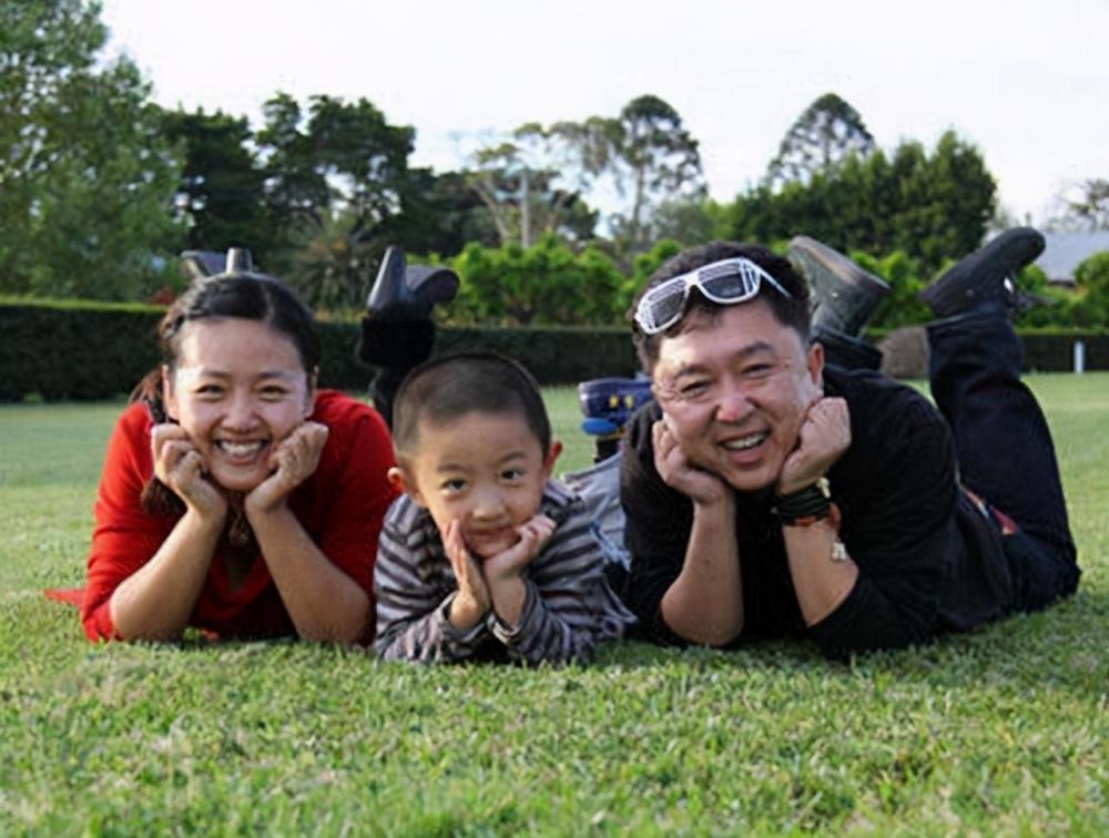 于谦|于谦首次曝光7岁二儿子，7年前曾澄清二婚，俩少爷拜郭德纲为师