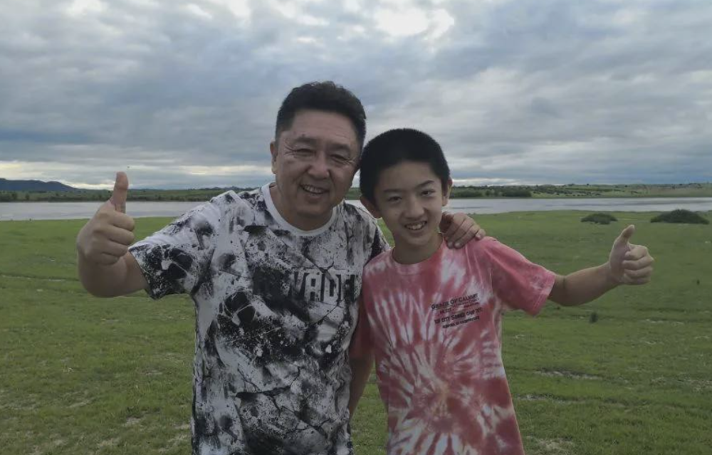 于谦|于谦首次曝光7岁二儿子，7年前曾澄清二婚，俩少爷拜郭德纲为师