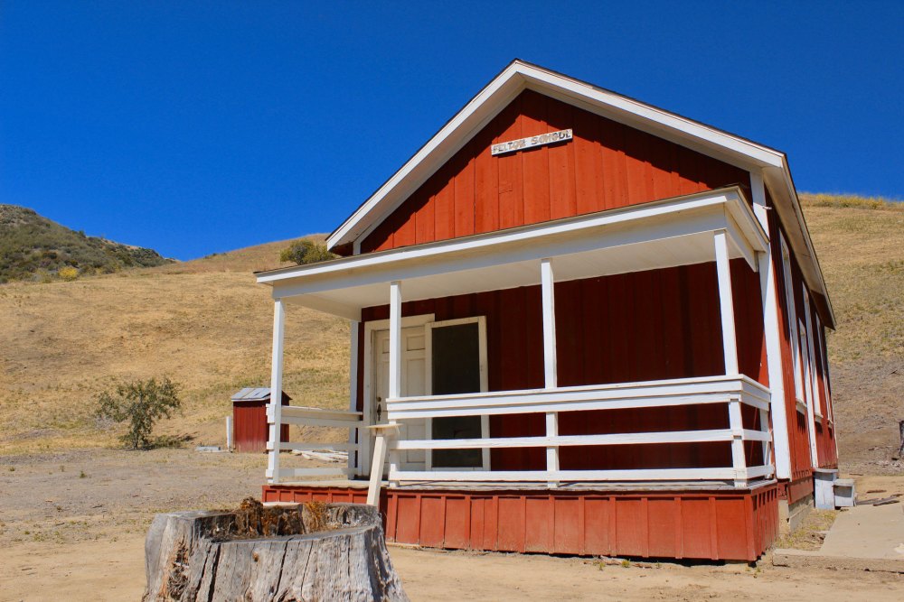 废弃的美国无人镇曾因石油一夜暴富如今被弃在荒野中无人问津