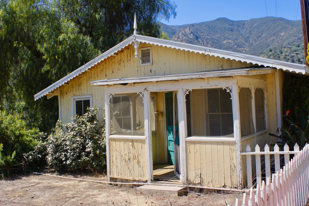 废弃的美国无人镇曾因石油一夜暴富如今被弃在荒野中无人问津