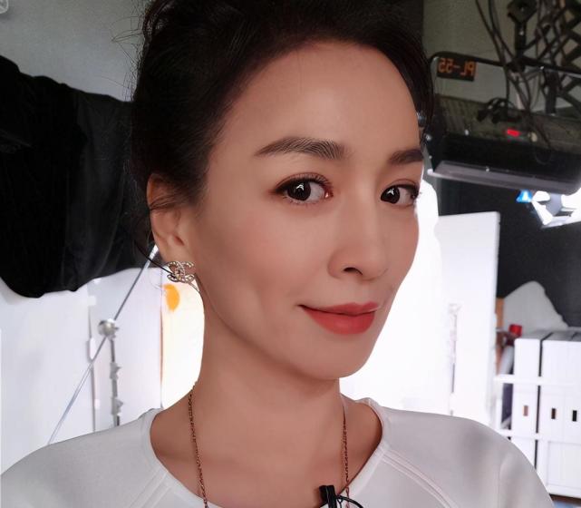 张庭女儿回应长相争议-WordPress极简博客