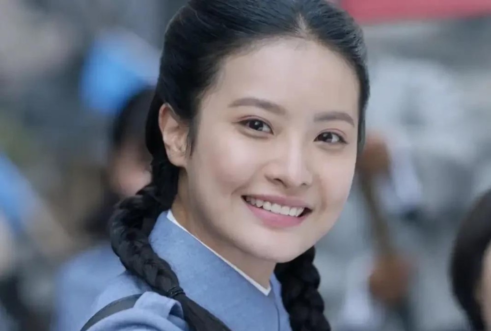 新亮剑战场上抽雪茄喝咖啡毁尽经典你还记得李云龙那句我的意大利炮吗