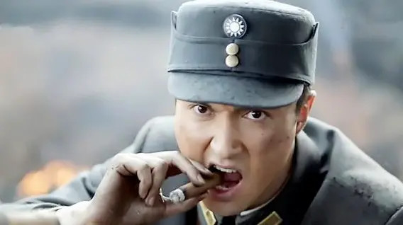 新亮剑战场上抽雪茄喝咖啡毁尽经典你还记得李云龙那句我的意大利炮吗