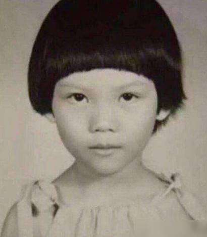 蔡少芬|蔡少芬为儿子庆生，罕见公开三个孩子同框正面照，全都长得像妈妈