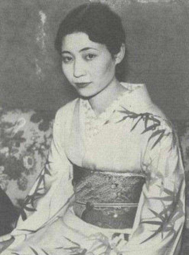 图:川岛芳子与甘珠尔扎布结婚照.