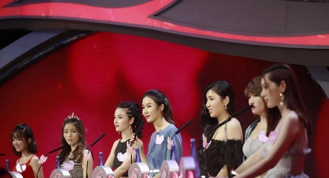 非诚勿扰男子职业收破烂女嘉宾全场灭灯孟非收啥垃圾