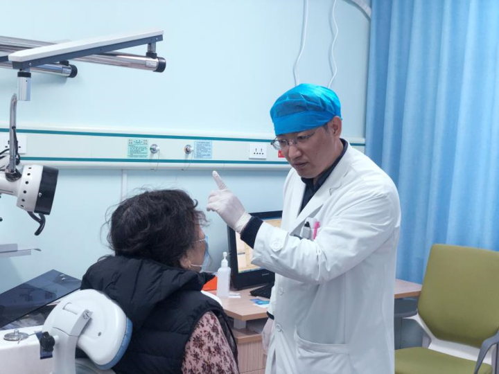 耳石症|剧烈眩晕可能是“耳石症”手法复位可治疗