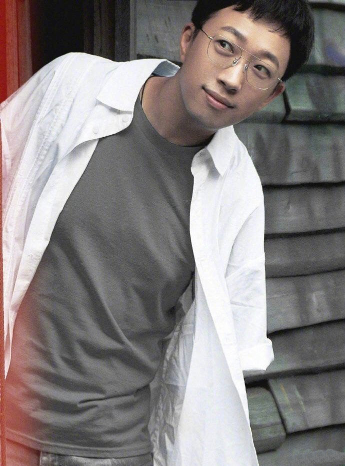 于正|于正发文回应朋友圈diss郭敬明：朋友圈是私人领域，只是说说观众的感受