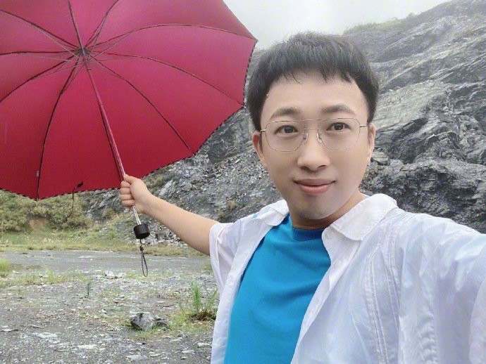 于正|于正发文回应朋友圈diss郭敬明：朋友圈是私人领域，只是说说观众的感受