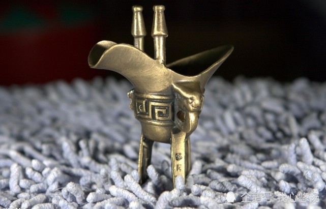 三冬风起雪漫天十杯暖酒可暖心