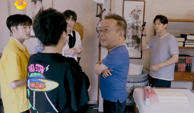 王刚|王刚正面回应砸错2亿古董：砸的就是赝品，持宝人几次起诉都败诉