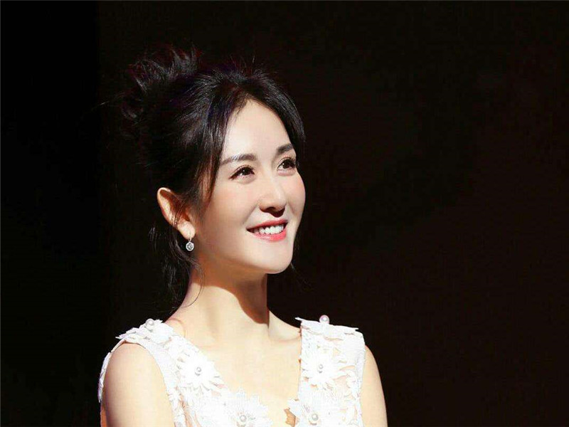 谢娜|谢娜孕吐明显，节目中不参加游戏，网友：二胎预定