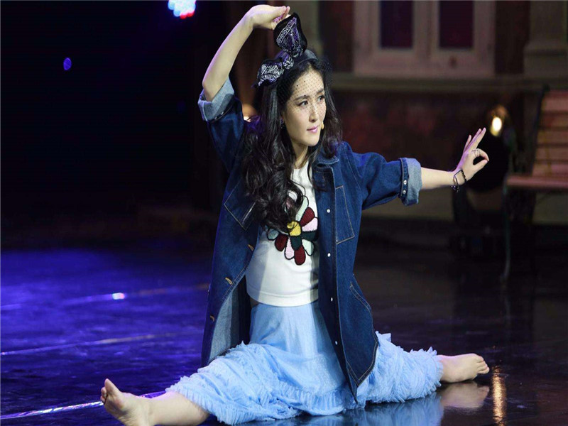 谢娜|谢娜孕吐明显，节目中不参加游戏，网友：二胎预定