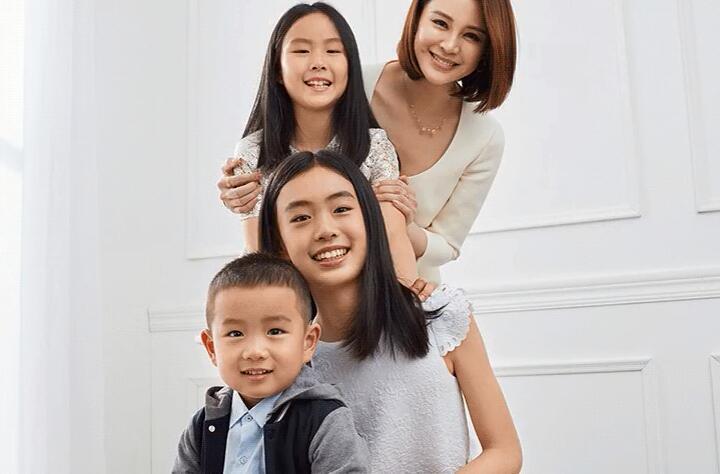 关悦|佟大为老婆晒瑜伽照，41岁关悦秀倒立劈叉，柔韧度超惊人