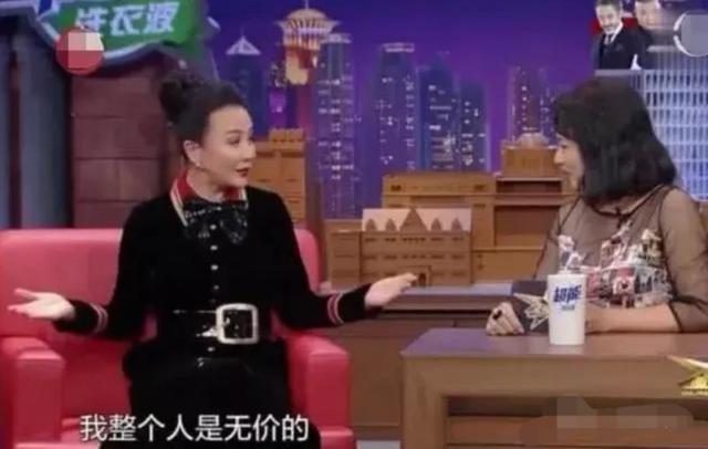 刘嘉玲|有钱任性？刘嘉玲用500万古董花瓶插花，家中吊灯镶钻价值上百万