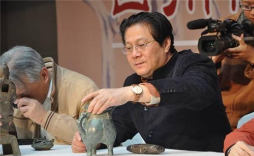 含蝉|女子花高价买下“含蝉”，佩戴10年后拿去鉴宝，专家：胆子真不小