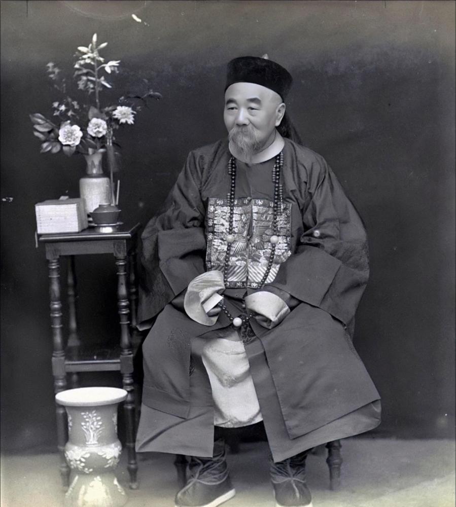 其六子为依次为李瀚章,李鸿章,李鹤章,李蕴章,李凤章,李昭庆,此六子皆