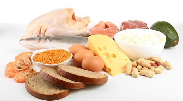 血脂高|鸡蛋黄里含胆固醇，那么血脂高的人吃鸡蛋，要扔掉鸡蛋黄吗？