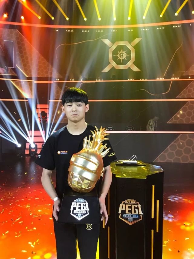 专访xqf伞兵是赛场淘汰王也是粘人小鲜肉