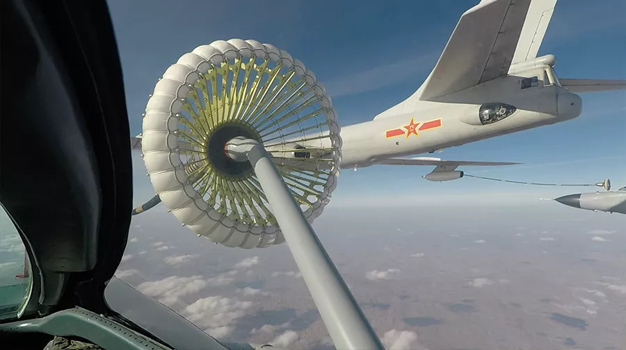 硬管加油尚待时日歼20战机进行空中加油测试