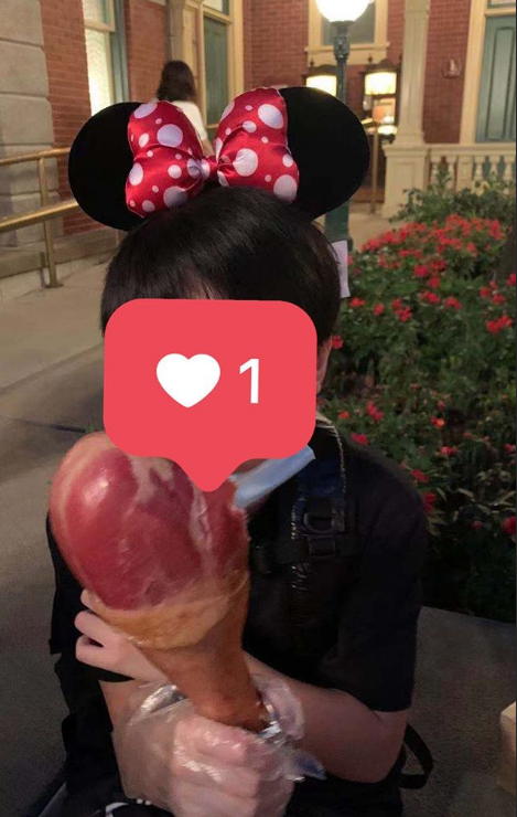 张柏芝|张柏芝小儿子暴风成长，2周岁已有蹲着的妈妈高，非常乖巧听话