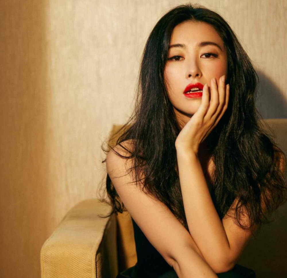 张一山版韦小宝今日上线剧中没有杨紫万能秘书栗娜成亮点