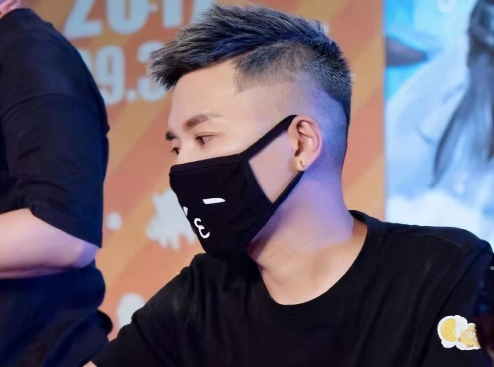 他是网文界的 马甲之王 顾雪柔 逐风天地都是他 太多才多艺 腾讯新闻