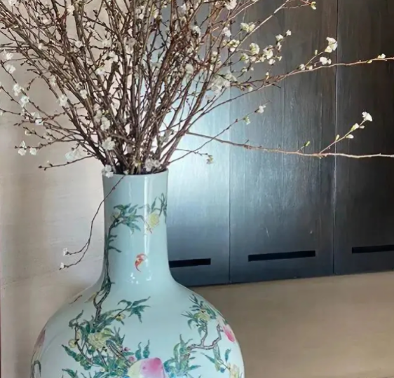 刘嘉玲|500万古董拿来插花，奢侈能形容刘嘉玲生活？网传疫情疑似零捐！