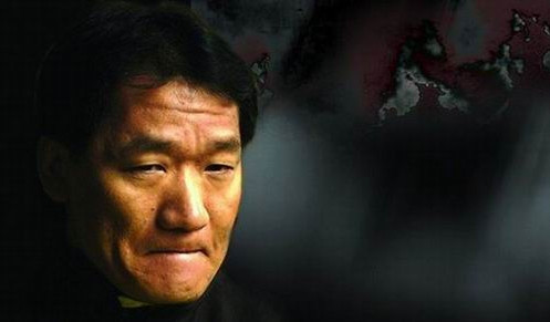 57岁谢东现身商演,曾三进戒毒所,被嘲一首《笑脸》唱一辈子_腾讯新闻